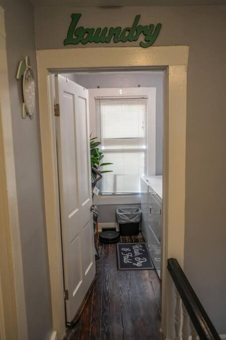 Historic Coastal Haven- Pet Friendly Fast Wi-Fi Villa Norfolk Exterior photo