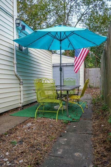 Historic Coastal Haven- Pet Friendly Fast Wi-Fi Villa Norfolk Exterior photo