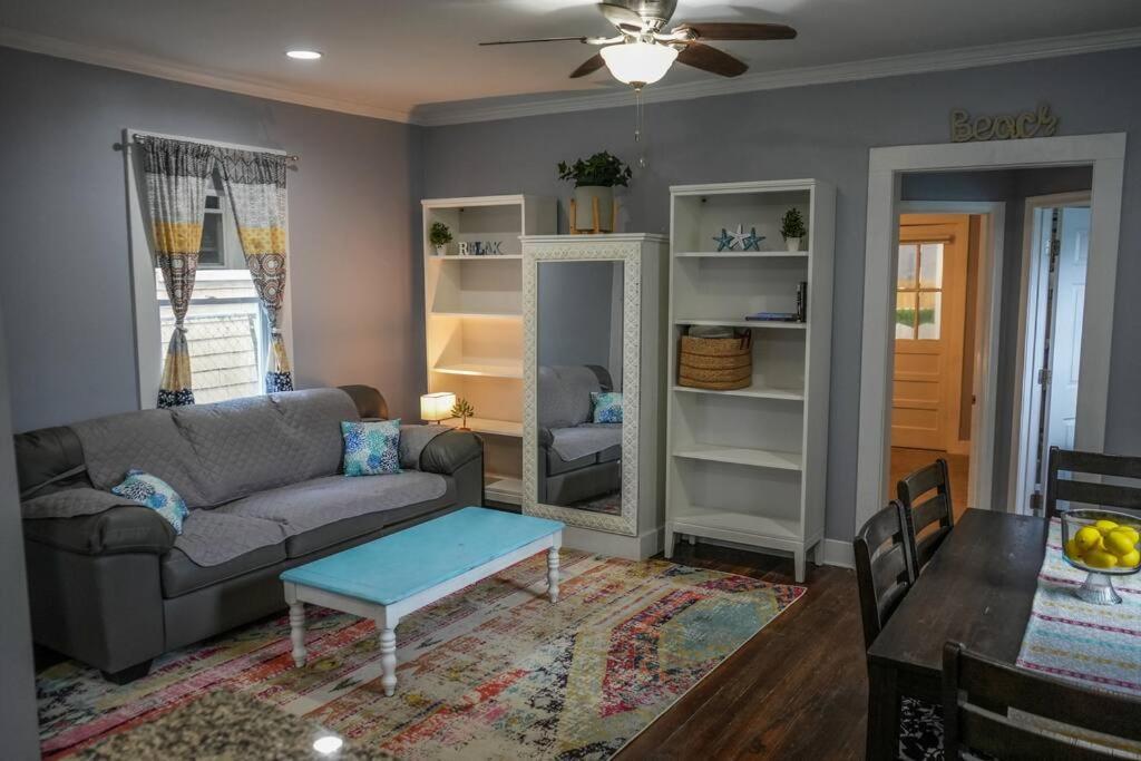 Historic Coastal Haven- Pet Friendly Fast Wi-Fi Villa Norfolk Exterior photo